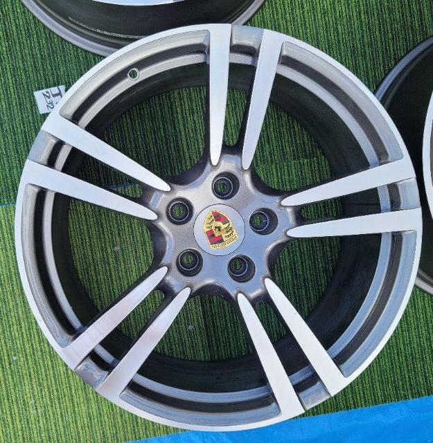 b |VF JCG ^[{  21C` 10J +50 PCD130@5@zC[̂4{Zbg PORSCHE  /oCN