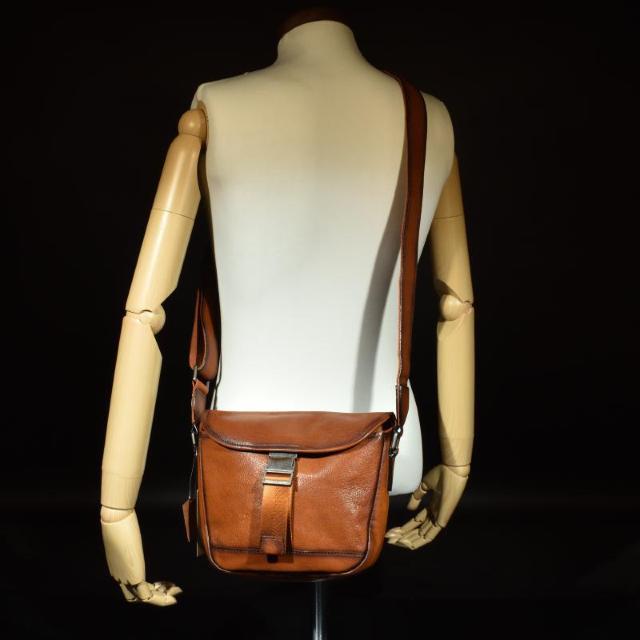 ◆牛本革 あぶり系 バックル式ショルダーバッグ ブラウン◆茶b37 < 男性ファッション  ◆牛本革 あぶり系 バックル式ショルダーバッグ ブラウン◆茶b37 < 男性ファッションの