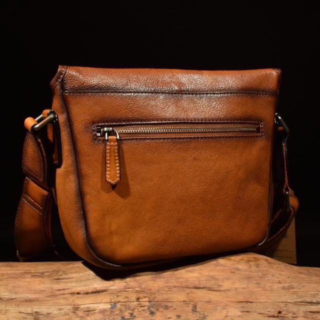 ◆牛本革 あぶり系 バックル式ショルダーバッグ ブラウン◆茶b37 < 男性ファッション  ◆牛本革 あぶり系 バックル式ショルダーバッグ ブラウン◆茶b37 < 男性ファッションの