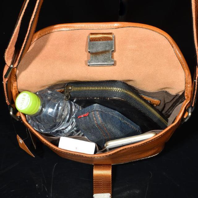 ◆牛本革 あぶり系 バックル式ショルダーバッグ ブラウン◆茶b37 < 男性ファッション  ◆牛本革 あぶり系 バックル式ショルダーバッグ ブラウン◆茶b37 < 男性ファッションの