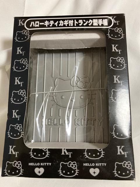 ハローキティ カギ付き トランク型 手帳 シルバー < 女性ファッション  ハローキティ カギ付き トランク型 手帳 シルバー  < 女性ファッションの