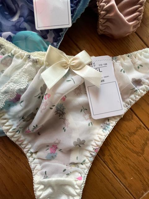 5Lサイズ!5枚セット!光沢ツルツル素材!シフォン使い!高貴品格!色とりどり!エレガント!Tバックショーツ!No.もも < 女性ファッション  5Lサイズ!5枚セット!光沢ツルツル素材!シフォン使い!高貴品格!色とりどり!エレガント!Tバックショーツ!No.もも < 女性ファッションの