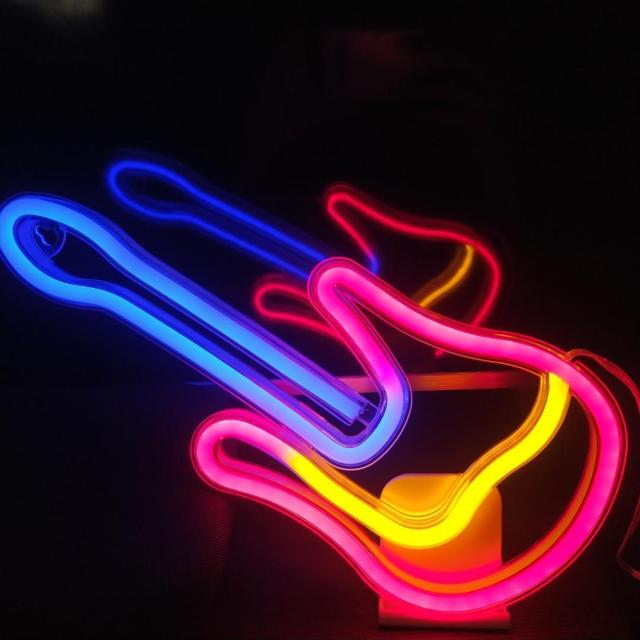 【★超美品*】ギター *ネオンサイン *ネオンライト < 家電/AV 【★超美品*】ギター *ネオンサイン *ネオンライト < 家電/AVの