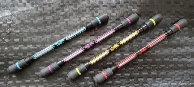 ペン回し専用 ボールペン 色:赤 黄 紫 青 4セット 大きさは2画像確認 大きさサイズ 約19cm < インテリア/ライフ ペン回し専用 ボールペン 色:赤 黄 紫 青 4セット 大きさは2画像確認 大きさサイズ 約19cm < インテリア/ライフの