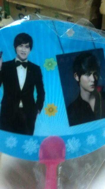 ヴィック・チョウ写真入り両面うちわ < タレントグッズ  ヴィック・チョウ写真入り両面うちわ < タレントグッズの