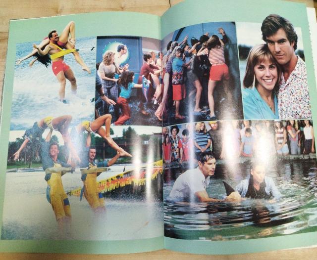 ジョーズ 3 3-Dメガネ付き 映画パンフレット 1983 < ホビー  ジョーズ 3 3-Dメガネ付き 映画パンフレット 1983 < ホビーの