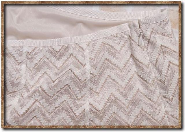 ���[�j�B�@���[�X�X�J�[�g�@�� �� �u�����h�� 