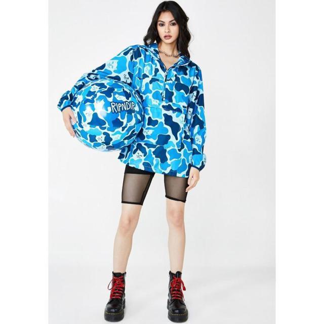 RIPNDIPリップンディップ●ロゴ入り カモフラビーチボール●青ブルー●浮き輪 < レジャー/スポーツ RIPNDIPリップンディップ●ロゴ入り カモフラビーチボール●青ブルー●浮き輪 < レジャー/スポーツの