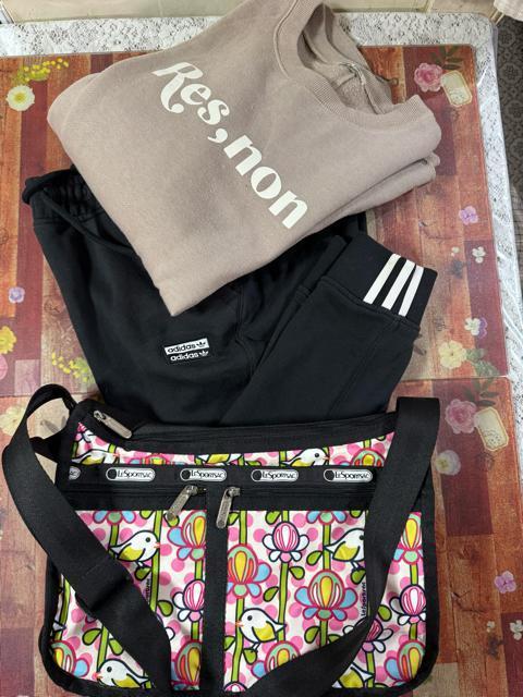 ӂ߂āLeSportsacV_[obN̂݁gbvXEadidasXEFbg܂Ƃߔ1000~X^[g