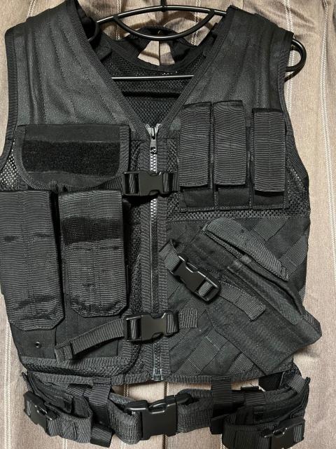 サバイバルゲーム用 タクティカルベスト 黒 MOLLEシステム対応 多機能