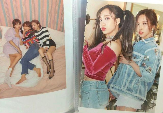 TWICE 写真集の切り抜き集 Minaの写真多め 約80ページ分 B5クリアブック ミナ < タレントグッズ  TWICE 写真集の切り抜き集 Minaの写真多め 約80ページ分 B5クリアブック ミナ < タレントグッズの