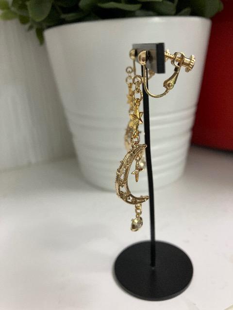 ハンドメイド 月のチャームを使用したイヤリング < 女性ファッション  ハンドメイド 月のチャームを使用したイヤリング < 女性ファッションの