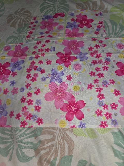 ★新品薄クリーム色×桜柄ランチョンマット&コースター2枚3点セット < キッズ/ベビー  ★新品薄クリーム色×桜柄ランチョンマット&コースター2枚3点セット  < キッズ/ベビーの