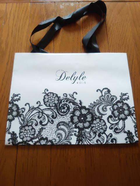 Delyle NOIRVbv   t@bV 