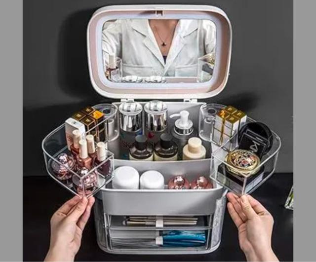 メイクボックス コスメボックス led鏡付き 化粧品収納 多機能 持ち運び 小物入れ 防塵 防水 美容 大容量 卓上収納 < インテリア/ライフ メイクボックス コスメボックス led鏡付き 化粧品収納 多機能 持ち運び 小物入れ 防塵 防水 美容 大容量 卓上収納 < インテリア/ライフの