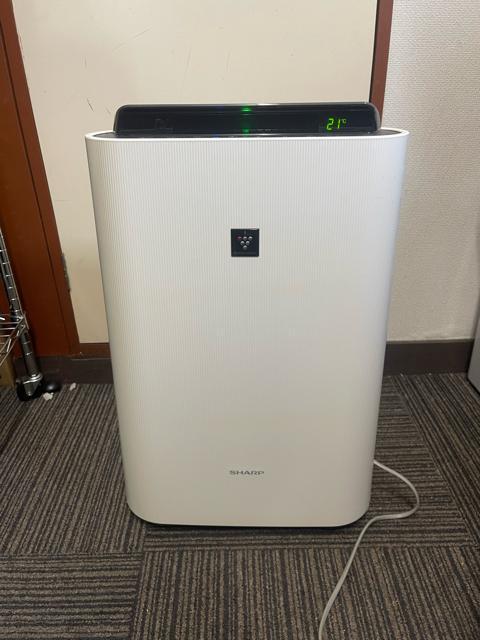 SHARP シャープ 空気清浄機 KC-F50-W 加湿空気清浄機 ホワイト系 プラズマクラスター < 家電/AV SHARP シャープ 空気清浄機 KC-F50-W 加湿空気清浄機 ホワイト系 プラズマクラスター < 家電/AVの