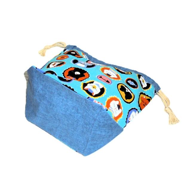 【底マチ幅が広い巾着】◆フレームに猫×ブルー地◆裏地あり巾着 < 女性ファッション 【底マチ幅が広い巾着】◆フレームに猫×ブルー地◆裏地あり巾着 < 女性ファッションの