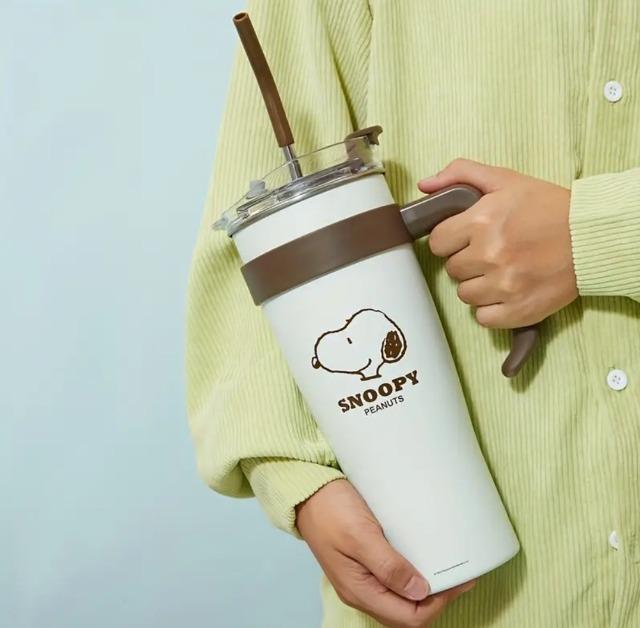 ■SNOOPY■ストロー付き ステンレス製 タンブラー 540oz 1600ml < アニメ/コミック/キャラクター ■SNOOPY■ストロー付き ステンレス製 タンブラー 540oz 1600ml < アニメ/コミック/キャラクターの