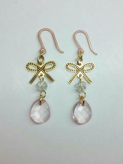 リボンコネクターチェコクリスタルダイヤカットローズ樹脂ピアス < 女性アクセサリー/時計  リボンコネクターチェコクリスタルダイヤカットローズ樹脂ピアス < 女性アクセサリー/時計の