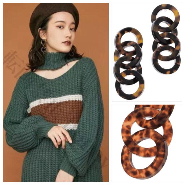 定価3,740円【新品】MURUAムルーア●リングマーブルピアス●黒ブラック 茶ブラウン べっ甲●大振りピアス チェーンピアス < ブランド  定価3,740円【新品】MURUAムルーア●リングマーブルピアス●黒ブラック 茶ブラウン べっ甲●大振りピアス チェーンピアス < ブランドの