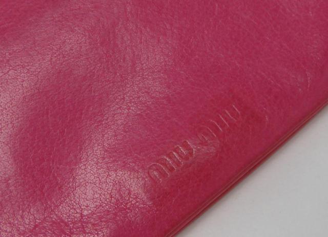 MIUMIU ミュウミュウ レザー 二つ折りコインケース ピンク<USED>【送料無料】 < ブランド MIUMIU ミュウミュウ レザー 二つ折りコインケース ピンク<USED>【送料無料】 < ブランドの