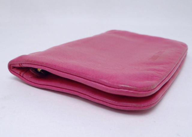 MIUMIU ミュウミュウ レザー 二つ折りコインケース ピンク<USED>【送料無料】 < ブランド MIUMIU ミュウミュウ レザー 二つ折りコインケース ピンク<USED>【送料無料】 < ブランドの