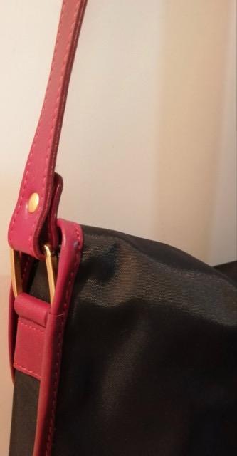 未使用に近いロンシャンショルダーバッグレザーバッグビジネスバッグブラックレッド本革多収納オシャレ素敵大活躍ユニセックス品薄レア頑丈 < 女性ファッション  未使用に近いロンシャンショルダーバッグレザーバッグビジネスバッグブラックレッド本革多収納オシャレ素敵大活躍ユニセックス品薄レア頑丈 < 女性ファッションの
