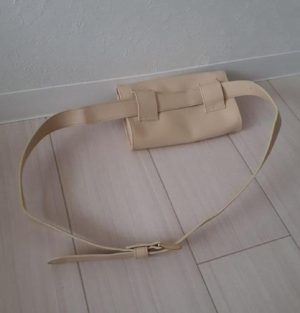 新品■定価2500円 casita RETRO GIRL◆お財布 ウエストポーチ バッグ スマホケース ベルト◆ライトベージュ < ブランド  新品■定価2500円 casita RETRO GIRL◆お財布 ウエストポーチ バッグ スマホケース ベルト◆ライトベージュ < ブランドの