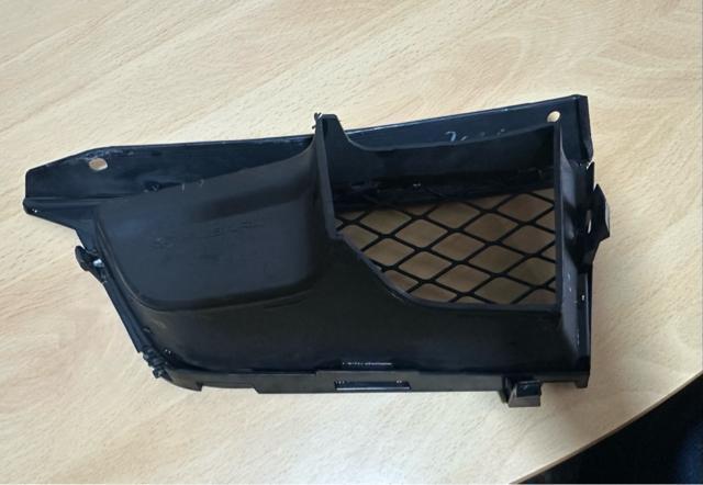 (美品)スバル STIインプレッサ 純正フロントグリル左のみ91121FE290VW < ホビー (美品)スバル STIインプレッサ 純正フロントグリル左のみ91121FE290VW < ホビーの