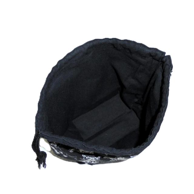 【底マチ幅が広い巾着】◆黒猫・ハチワレ・サバトラ・肉球×黒地◆裏地あり巾着 < 女性ファッション 【底マチ幅が広い巾着】◆黒猫・ハチワレ・サバトラ・肉球×黒地◆裏地あり巾着 < 女性ファッションの