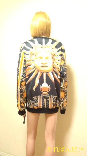 新品タグ付☆AOSHILONG☆特大F☆光沢てろAフォトプリ柄トップスT211☆3点で即落 < 女性ファッション  新品タグ付☆AOSHILONG☆特大F☆光沢てろAフォトプリ柄トップスT211☆3点で即落 < 女性ファッションの