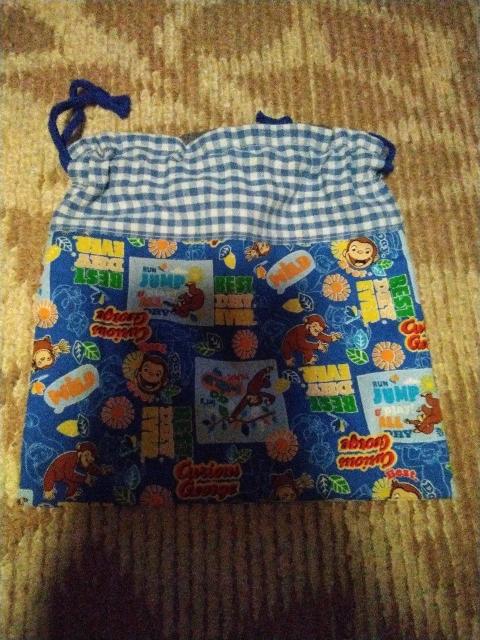 おさるのジョージ 巾着袋 中 < キッズ/ベビー おさるのジョージ 巾着袋 中 < キッズ/ベビーの