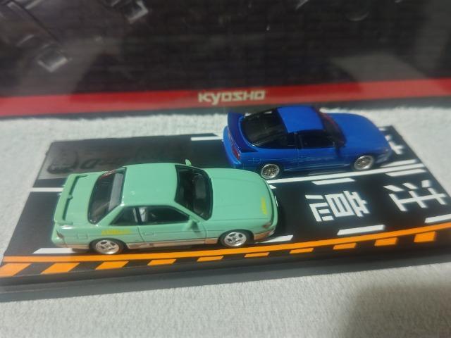 モデラーズ 1/64 頭文字D シルエイティ S13改 VS シルビア S13 佐藤真子 沙雪 池谷浩一郎 < ホビー モデラーズ 1/64 頭文字D シルエイティ S13改 VS シルビア S13 佐藤真子 沙雪 池谷浩一郎 < ホビーの