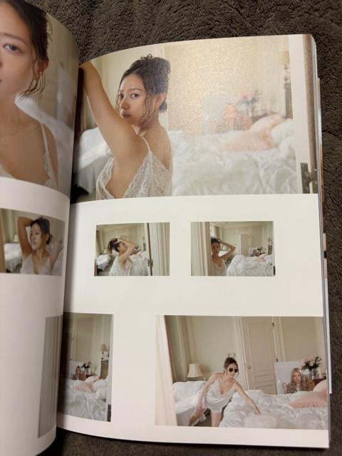 タンス整理品 書籍 元AAA 伊藤千晃さん 写真集 開封済み < タレントグッズ  タンス整理品 書籍 元AAA 伊藤千晃さん 写真集 開封済み < タレントグッズの