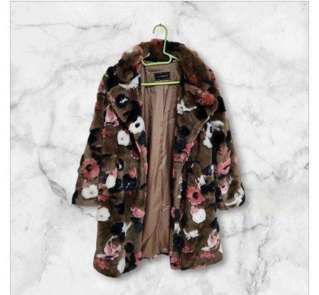 alicia PAGEBOY フラワープリント ファーコート花柄値下げ不可 < ブランド  alicia PAGEBOY フラワープリント ファーコート花柄値下げ不可  < ブランドの