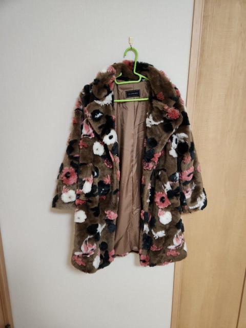 alicia PAGEBOY フラワープリント ファーコート花柄値下げ不可 < ブランド  alicia PAGEBOY フラワープリント ファーコート花柄値下げ不可 < ブランドの