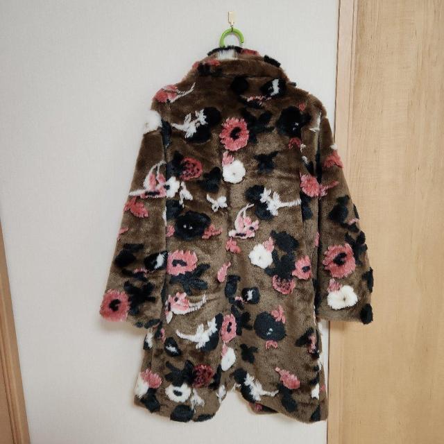 alicia PAGEBOY フラワープリント ファーコート花柄値下げ不可 < ブランド  alicia PAGEBOY フラワープリント ファーコート花柄値下げ不可 < ブランドの