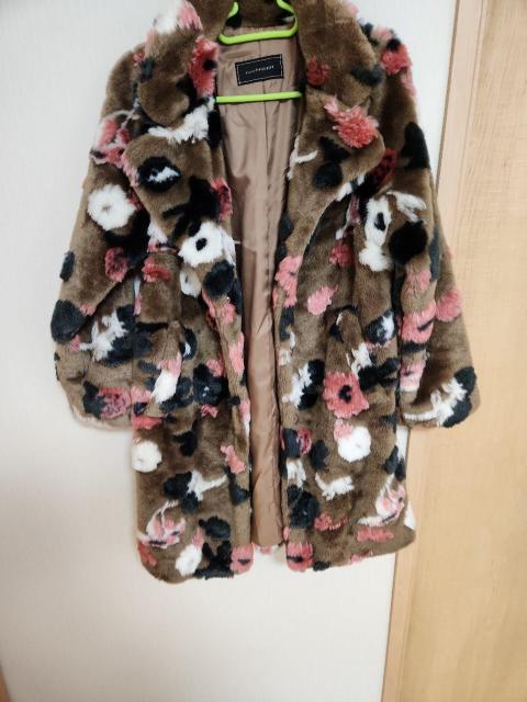 alicia PAGEBOY フラワープリント ファーコート花柄値下げ不可 < ブランド  alicia PAGEBOY フラワープリント ファーコート花柄値下げ不可 < ブランドの