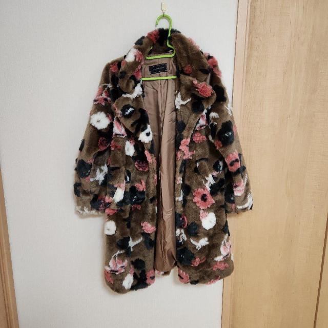 alicia PAGEBOY フラワープリント ファーコート花柄値下げ不可 < ブランド  alicia PAGEBOY フラワープリント ファーコート花柄値下げ不可 < ブランドの