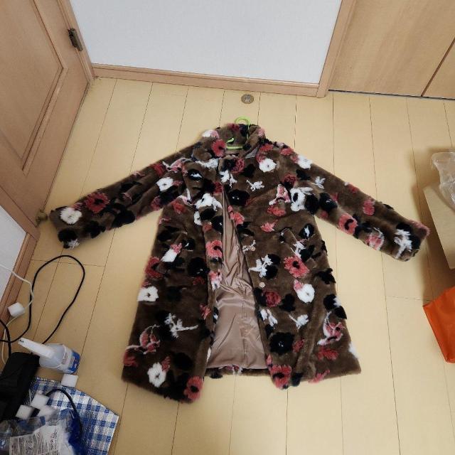 alicia PAGEBOY フラワープリント ファーコート花柄値下げ不可 < ブランド  alicia PAGEBOY フラワープリント ファーコート花柄値下げ不可 < ブランドの