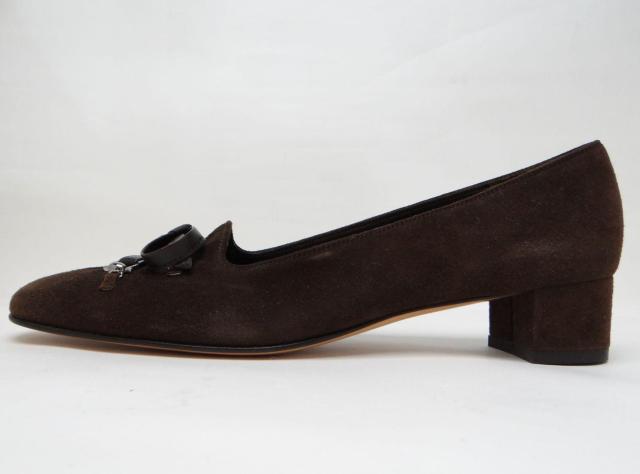 Ferragamo フェラガモ ガンチーニ リボン スエード パンプス ローファー ブラウン 7 1/2(約25cm)<USED> < ブランド Ferragamo フェラガモ ガンチーニ リボン スエード パンプス ローファー ブラウン 7 1/2(約25cm)<USED> < ブランドの