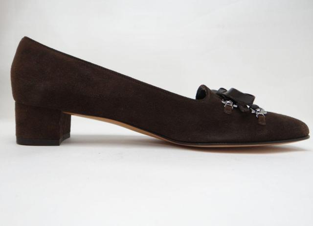 Ferragamo フェラガモ ガンチーニ リボン スエード パンプス ローファー ブラウン 7 1/2(約25cm)<USED> < ブランド Ferragamo フェラガモ ガンチーニ リボン スエード パンプス ローファー ブラウン 7 1/2(約25cm)<USED> < ブランドの