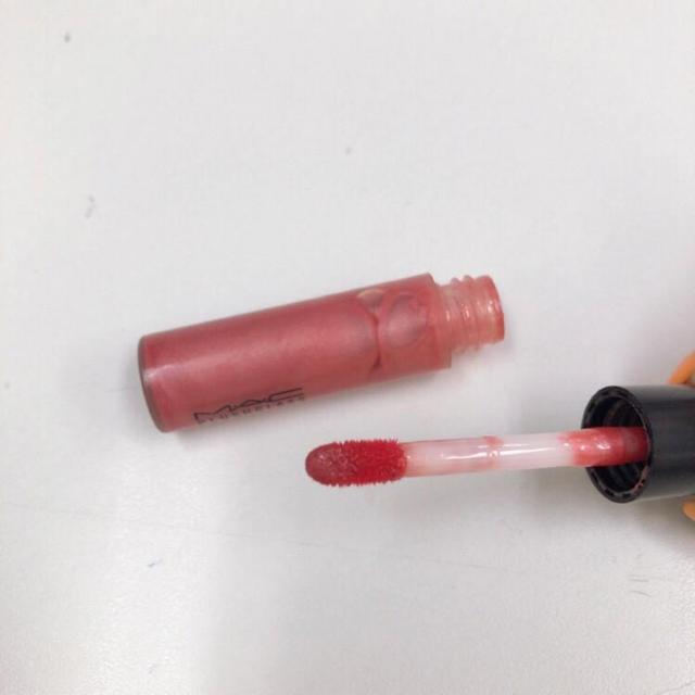 ◆MAC/マック◆PLUSH GLASSプッシュガラス★定番グロス*BIG KISS*カプサイシン入り♪ < ブランド ◆MAC/マック◆PLUSH GLASSプッシュガラス★定番グロス*BIG KISS*カプサイシン入り♪ < ブランドの