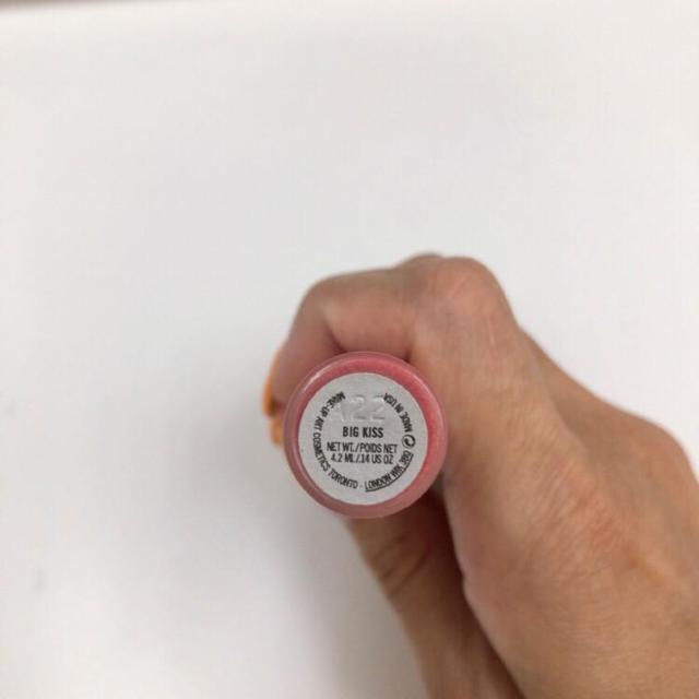 ◆MAC/マック◆PLUSH GLASSプッシュガラス★定番グロス*BIG KISS*カプサイシン入り♪ < ブランド ◆MAC/マック◆PLUSH GLASSプッシュガラス★定番グロス*BIG KISS*カプサイシン入り♪ < ブランドの