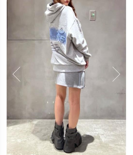 ロデオクラウンズ★ スプレーエンボスパーカー(グレー) < ブランド  ロデオクラウンズ★ スプレーエンボスパーカー(グレー) < ブランドの