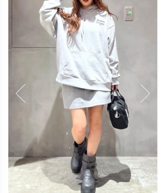 ロデオクラウンズ★ スプレーエンボスパーカー(グレー) < ブランド  ロデオクラウンズ★ スプレーエンボスパーカー(グレー) < ブランドの