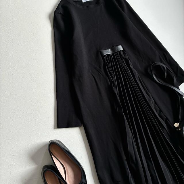 ◆美品◆33℃◆プリーツ使いスウェットロングワンピース◆黒ブラック◆マキシ丈◆ < 女性ファッション ◆美品◆33℃◆プリーツ使いスウェットロングワンピース◆黒ブラック◆マキシ丈◆ < 女性ファッションの