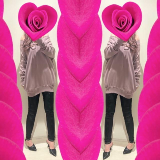 GYDA★FEEL BUNNY Vネックスウェットトップス★ < ブランド  GYDA★FEEL BUNNY Vネックスウェットトップス★ < ブランドの