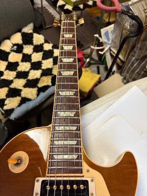 GibsonW~[yCWX|[M^[LHB  zr[ 