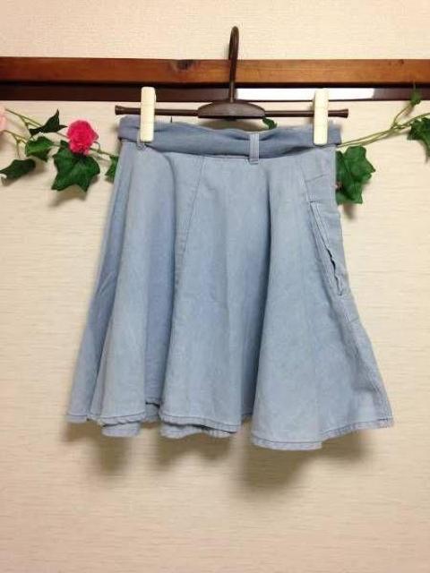 オンワード樫山◆デニム フレア リボン レーヨン混 スカート◆サイズ1 < 女性ファッション  オンワード樫山◆デニム フレア リボン レーヨン混 スカート◆サイズ1 < 女性ファッションの